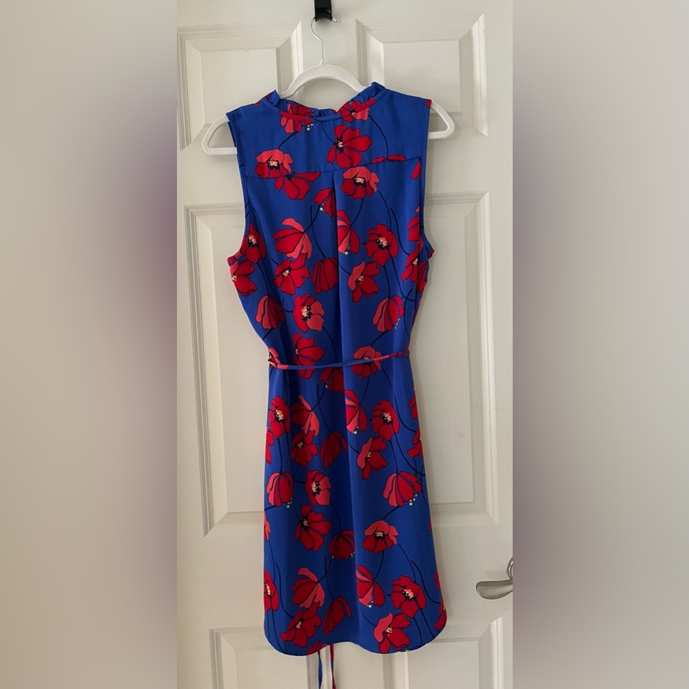 Market & Spruce Jeanie Ruffle Detail Dress-sleeveless red/blue floral size L - Picture 6 of 6